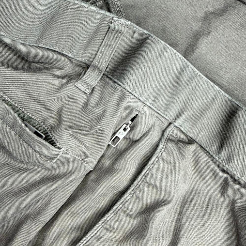 Fabletics Men’s Chino Brown/Gray - Picture 7 of 7